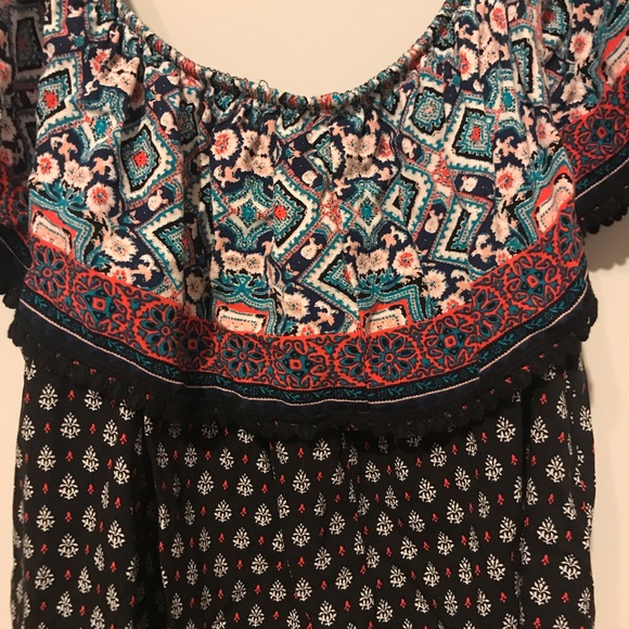 Womens size large off the shoulder or on summer blouse - Picture 4 of 4